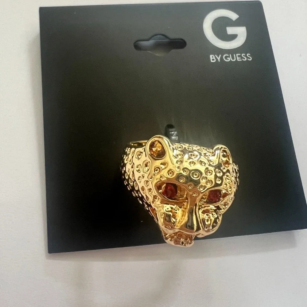 G by Guess Red Eye Jaguar Ring Size 11‎